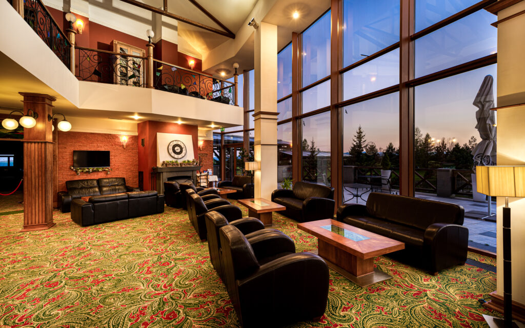 Lobby bar v hoteli International